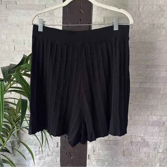 Bae the Label Black Wild Hearts Rib Maternity Shorts Size L - Picture 2 of 7
